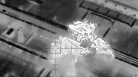 כ-2,000 ק”מ מאוקראינה: מכלית נפט מ”צי הצללים” של רוסיה הופצצה מהאוויר | צפו