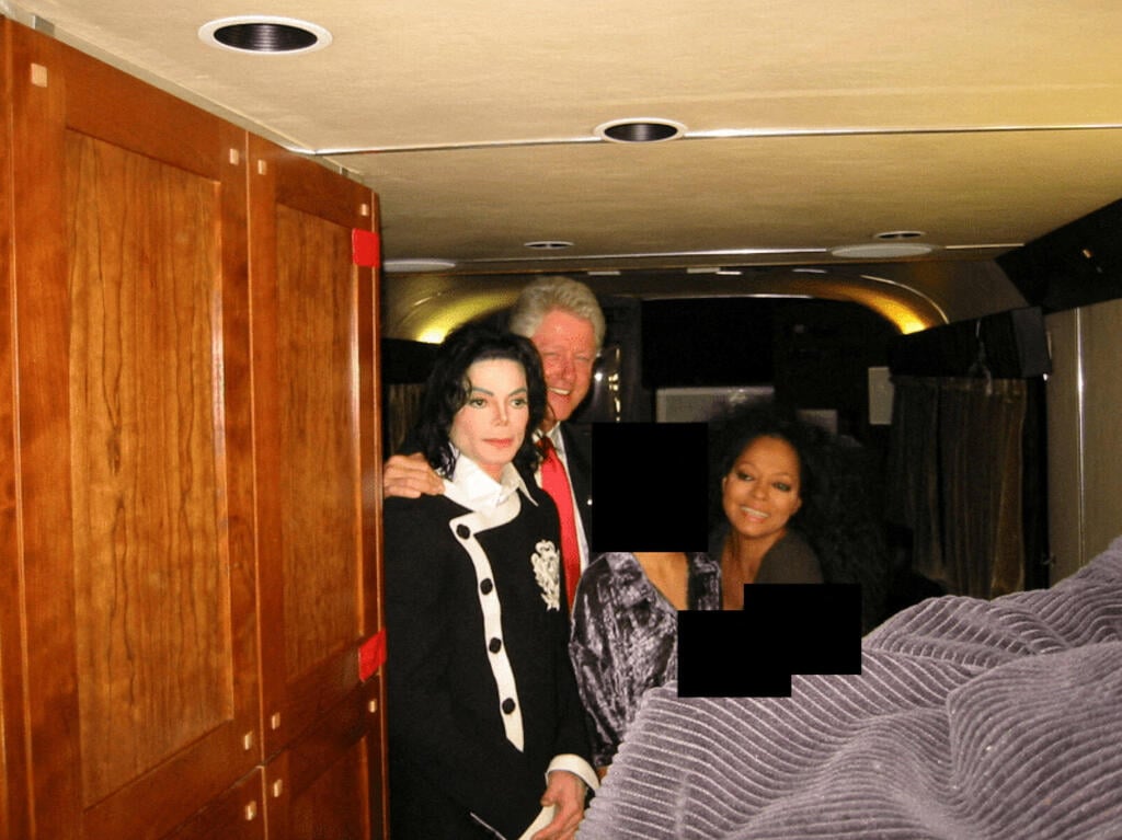 Bill Clinton, Michael Jackson and Diana Ross pose together in an undated image released as part of the Department of Justice’s disclosure of Jeffrey Epstein files. The faces of other individuals have been redacted (Photo: U.S. Justice Department/Handout via REUTERS) מסמכי תיקי אפשטיין שכוללים תמונה של ביל קלינטון לצד מייקל ג'קסון ו דיאנה רוס