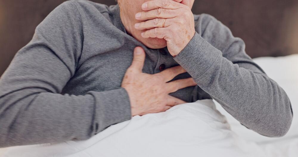 בני הגיל השלישי: חלק מקבוצת הסיכון (צילום: shutterstock) שפעת איש מבוגר קשיש חולה