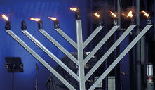 החנוכייה של חב"ד