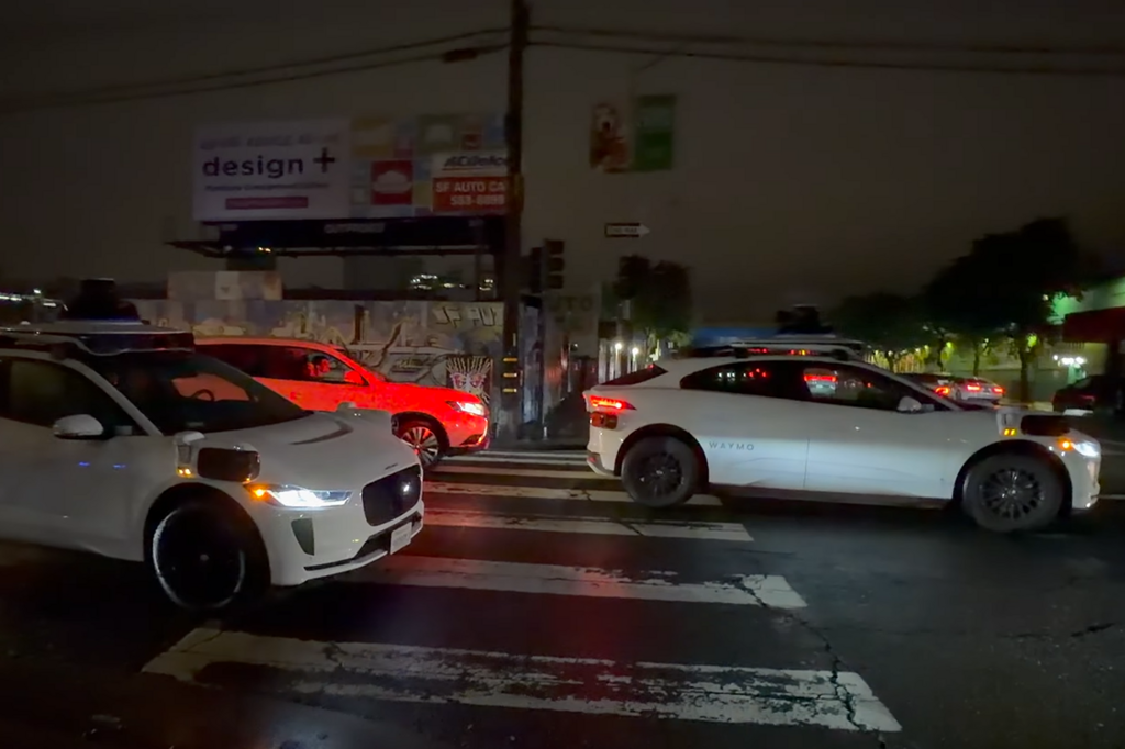 תרחיש הבלהות התגשם: החשמל פסק ומוניות אוטונומיות עצרו במקום