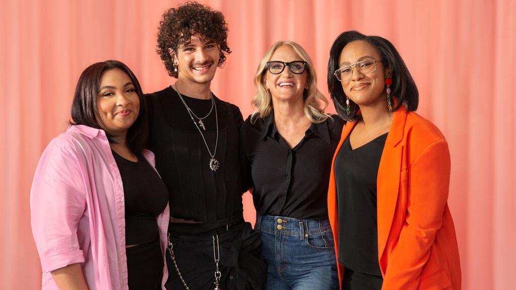 הפודקאסט שלה ניצב במקום הראשון באפל (צילום: Business Wire/AP) מל רובינס (שנייה מימין)