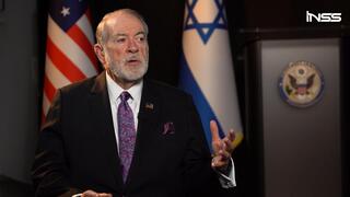 ראיון עם מייק האקבי