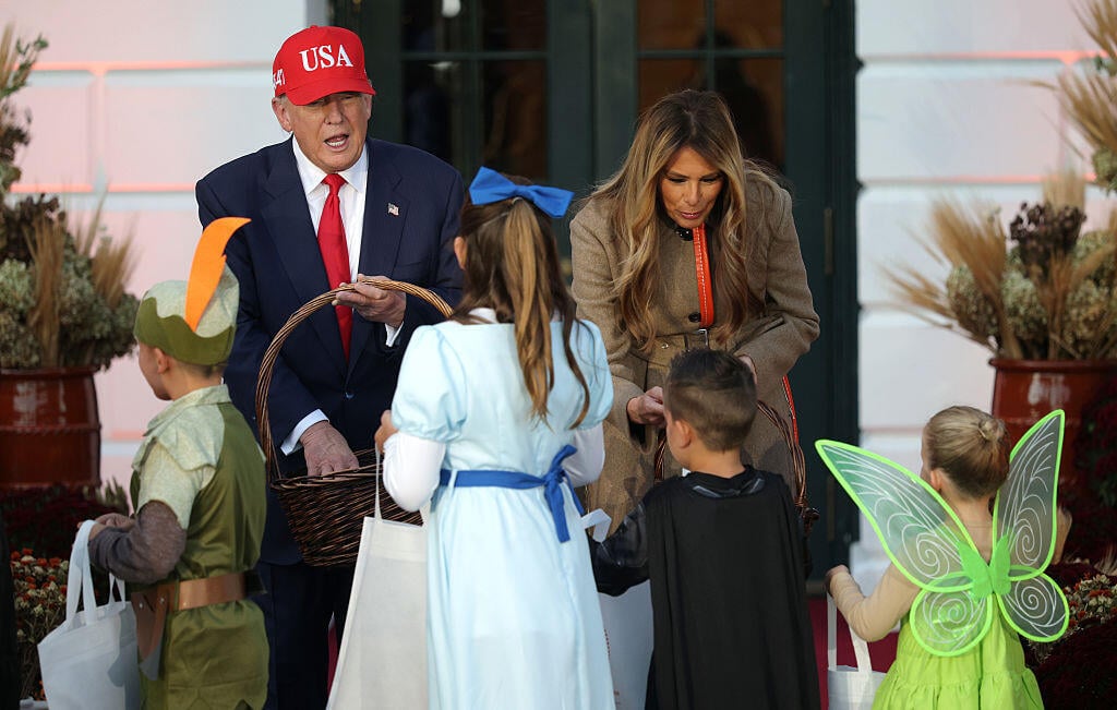 Is it all an act? (Photo: Alex Wong/Getty Images) מלניה טראמפ