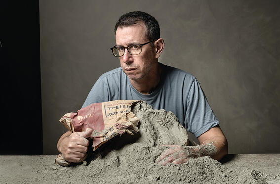 עולם ותפיסת עולם מלאים. גברון | צילום: יונתן בלום