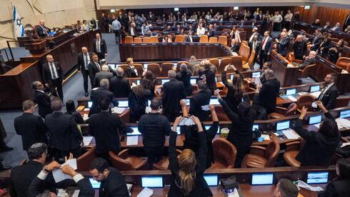 Coalition prepares bill to dissolve Knesset as early as next week