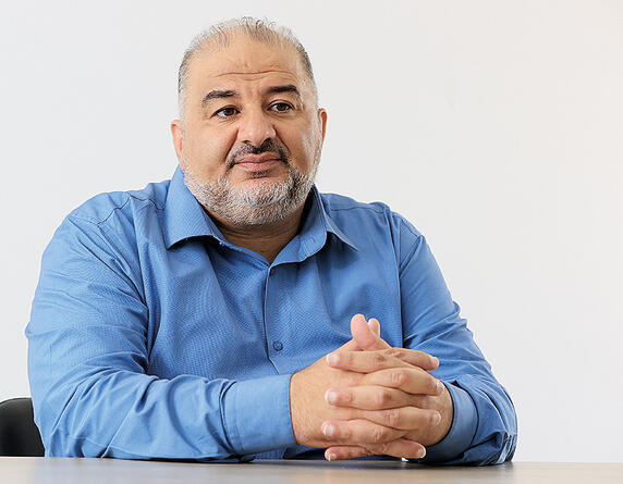 חלק מהפתרון: עבאס | צילום: אלעד גרשגורן