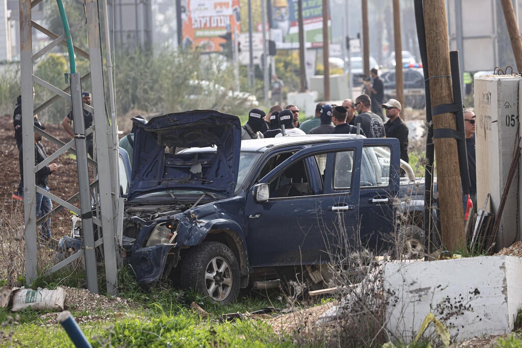 רכבו של המחבל שביצע את פיגוע הדריסה והדקירה בתל יוסף ובית שאן