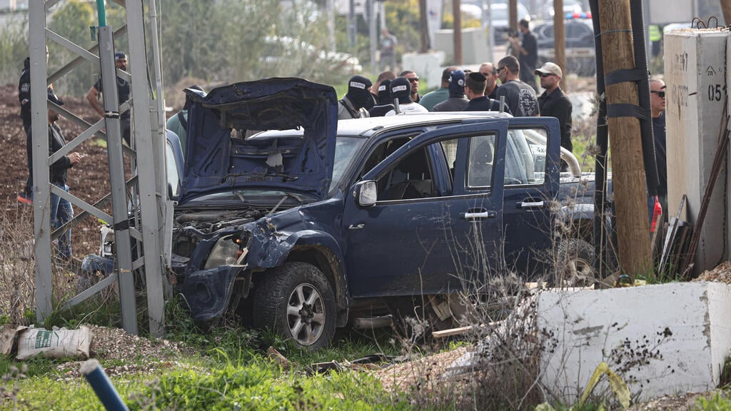 The truck used by the terrorist (Photo: Gil Nechushtan) רכבו של המחבל שביצע את פיגוע הדריסה והדקירה בתל יוסף ובית שאן