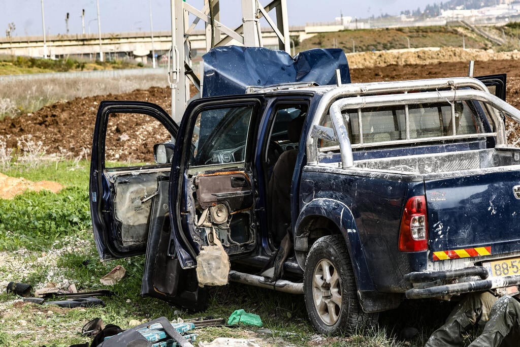 The terrorist's vehicle (Photo: Gil Nechushtan) רכבו של המחבל שביצע את פיגוע הדריסה והדקירה בתל יוסף ובית שאן
