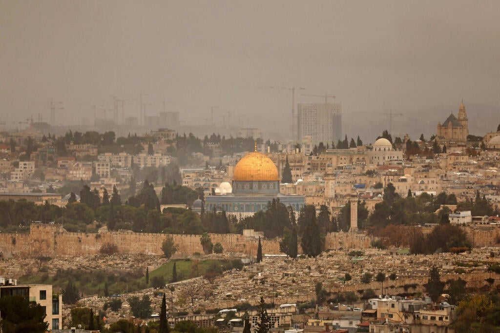 The Temple Mount (Photo: AHMAD GHARABLI / AFP) ירושלים