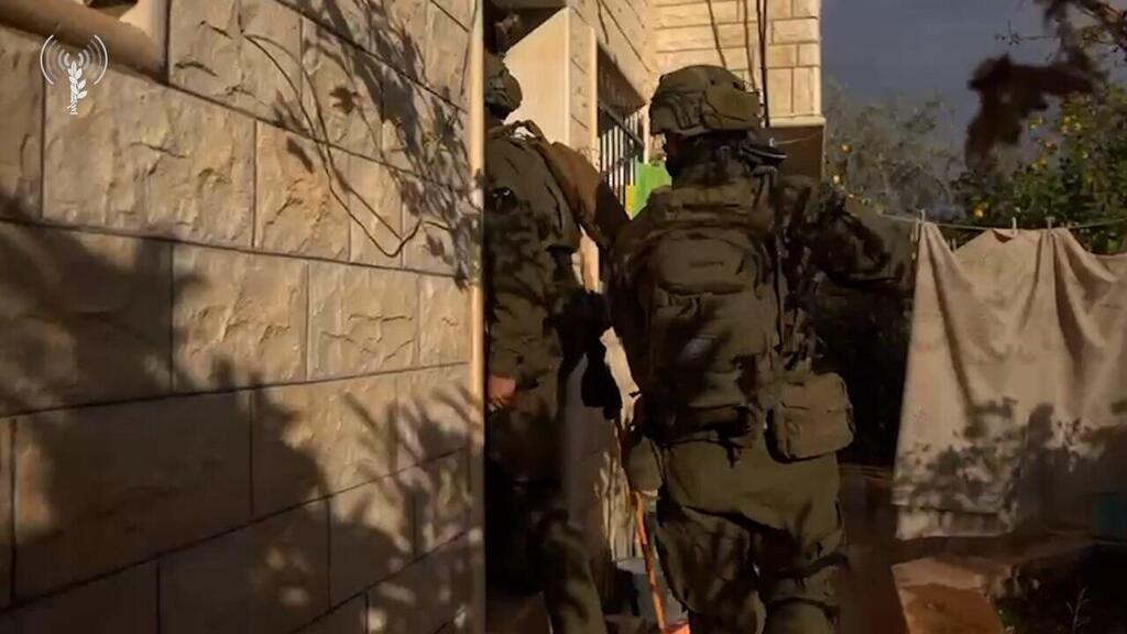 Israeli forces operate in Qabatiya (Photo: IDF) תיעוד מפעילות כוחות סיירת צנחנים בקבאטיה