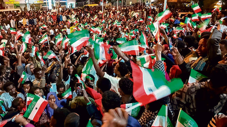 החגיגות בבירת סומלילנד, בסוף השבוע (FARHAN ALELI, AFP) החגיגות בבירת סומלילנד, בסוף השבוע