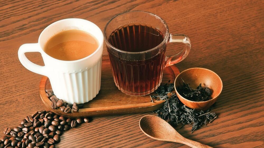 למרות העייפות, תרגיעו עם הקפאין (צילום: Shutterstock) קפה, תה