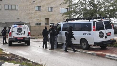 בן גביר הגיע ליישוב הבדואי אחרי מעצר החשודים בהשחתה - עימותים במקום: 