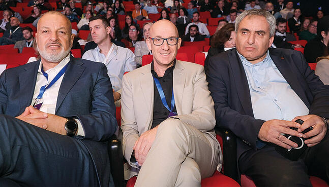 מימין: השר זאב אלקין, מנכ"ל "עוגן" שגיא בלשה ויו"ר "עוגן" אופיר עוזרי | צילום: רונן טופלברג