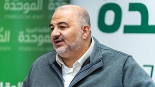 מנסור עבאס בישיבת סיעה של הרשימה הערבית המאוחדת