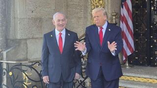 רה"מ בנימין נתניהו ונשיא ארה"ב דונלד טראמפ בפגישתם במאר-א-לאגו