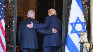 רה"מ בנימין נתניהו ונשיא ארה"ב דונלד טראמפ בפגישתם במאר-א-לאגו