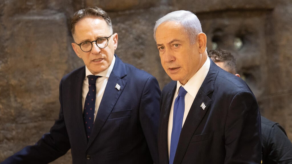 נתניהו וברוורמן (צילום: אלכס קולומויסקי) צחי ברוורמן ובנימין נתניהו