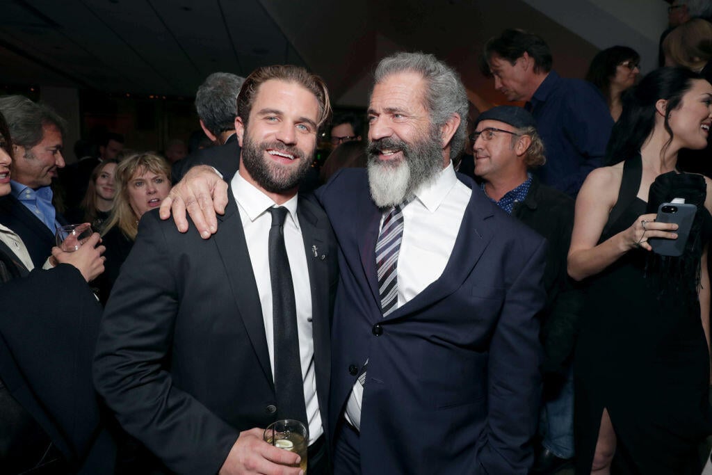 Mel Gibson and his son Milo Gibson (Photo: Eric Charbonneau/Getty Images for Lionsgate) מל גיבסון מיילו גיבסון
