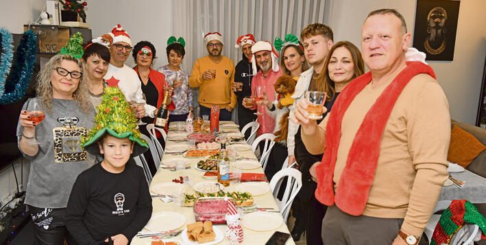 מרימים כוסית בישראל