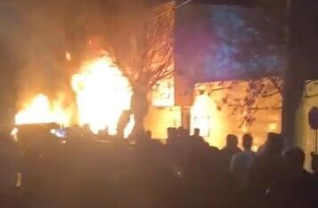Anti-government protesters torch a police station in Azna, Iran איראן הפגנות נגד המשטר אש בוערת ב תחנת המשטרה ב אזנה