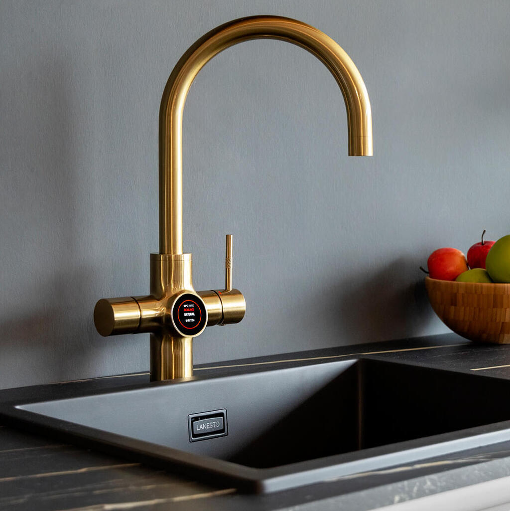 מערכת מים תת כיורית 