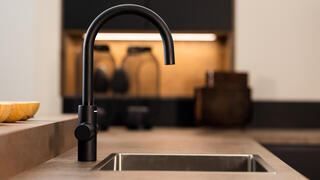 מערכת מים תת כיורית 