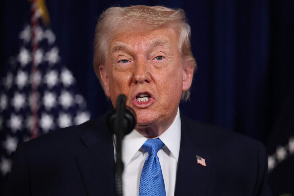 Donald Trump (Photo: JOE RAEDLE / GETTY IMAGES NORTH AMERICA / AFP) טראמפ במסיבת העיתונאים על התקיפה בונצואלה