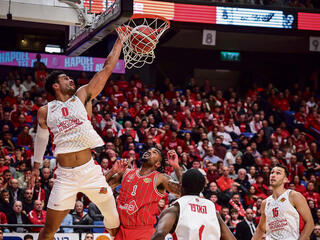 ג'סטין סמית' גדול על הפועל ת"א, אתמול