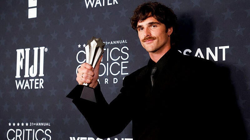 Jacob Elordi poses with the Best Supporting Actor award at Critics Choice Awards, 2026 (Photo: Caroline Brehman/REUTERS) Jacob Elordi poses with the Best Supporting Actor award at Critics Choice Awards, 2026