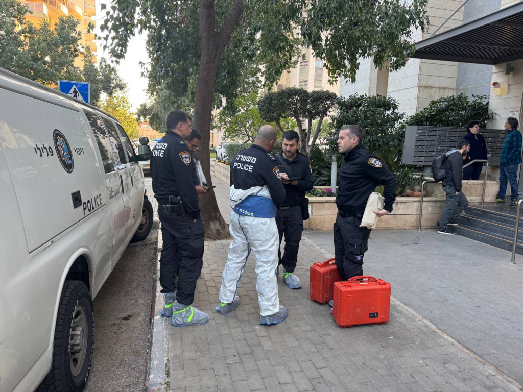 אישה נרצחה על ידי בעלה בפרדס חנה (צילום: איתן גליקמן) אישה נרצחה על ידי בעלה בפרדס חנה