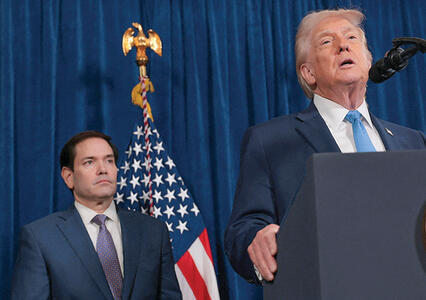 מתיישר בקלות. רוביו וטראמפמתיישר בקלות. רוביו וטראמפ