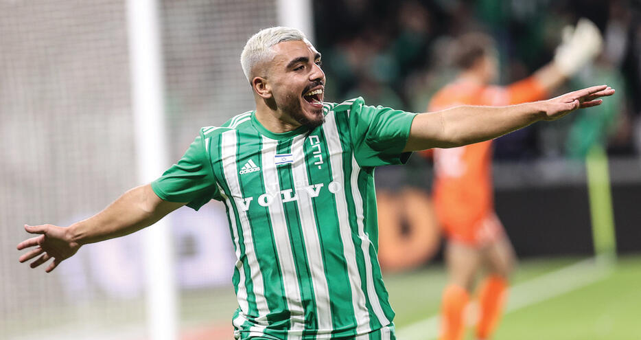 שער בכורה עם הבלונד. איתן אזולאי אמש | צילום: גיל נחושתן