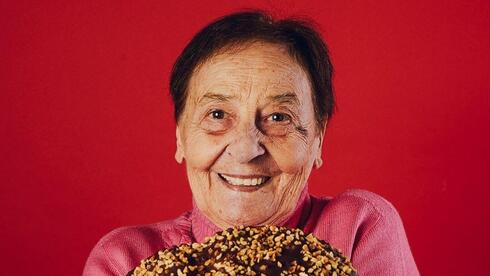 84-year-old Italian baker becomes TikTok star