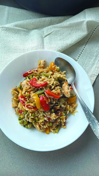 אורז עם חזה עוף וירקות בסיר אחד