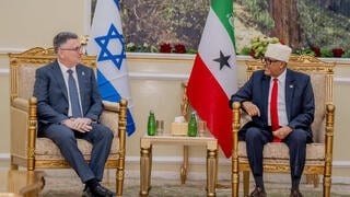 שר החוץ גדעון סער בביקור מדיני בסומלילנד