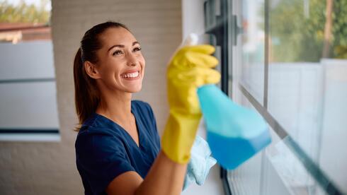 The 8 household items you should throw out 