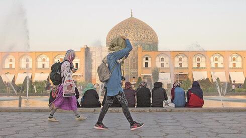 Generation of empty pockets: one Iranian woman’s life under economic ruin