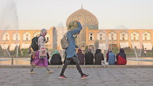 Iranian woman’s view: no hope, empty pockets