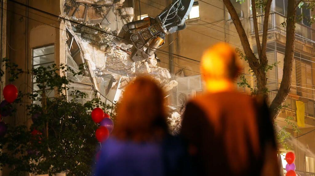 הריסת מבנה סוקולוב 23 בתל אביב בפרויקט ההתחדשת העירונית של SoCity. (צילום: סוסיטי) הריסת מבנה סוקולוב 23 בתל אביב בפרויקט ההתחדשת העירונית של SoCity.