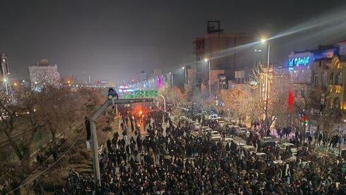 12 שעות בלי אינטרנט באיראן: 