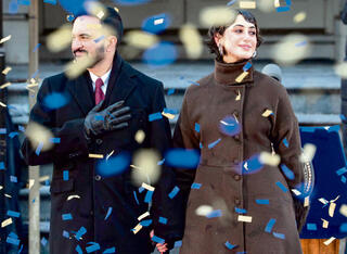 ממדאני ואשתו בהשבעה. האם שליש מיהודי ניו־יורק שהצביעו לו מבינים אם מי יש להם עסק? | צילום: אי-אף-פי, DAVID DEE DELGADO