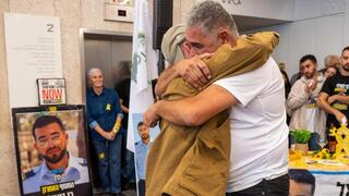 קבלת שבת בכיכר החטופים 