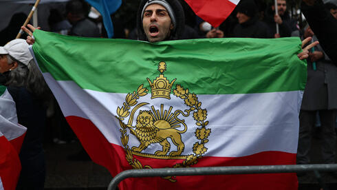 Gulf States Expert: Iran Weaker Than Ever