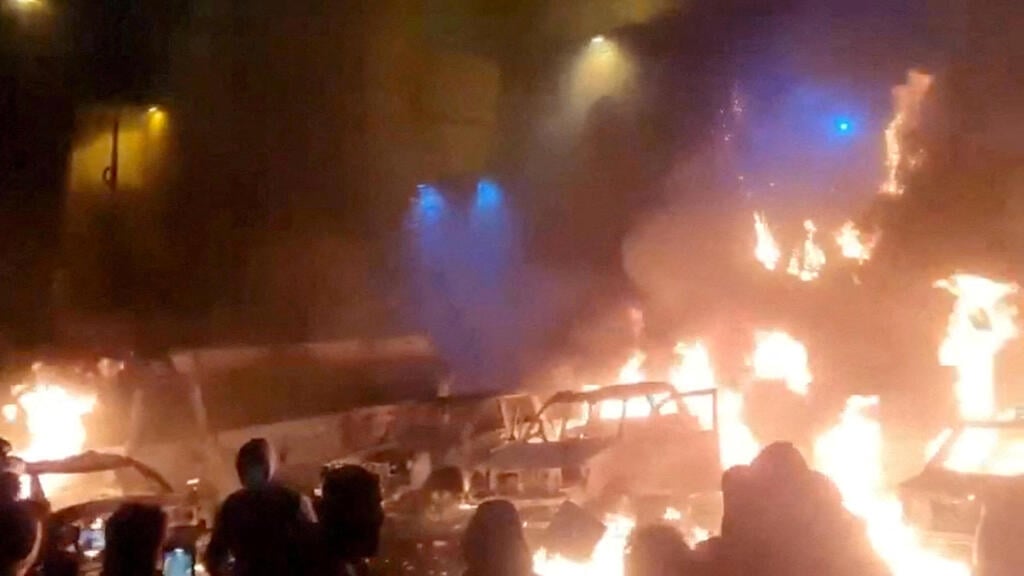 Documentation of the riots in Tehran over the weekend (Photo: Social Media/via Reuters) איראן הפגנות מחאה מהומות טהרן ב 9 ינואר