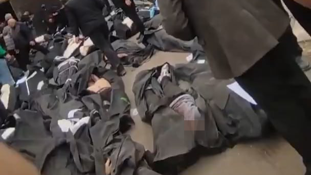 Bodies of victims in footage that emerged from Iran about a week ago עשרות גופות של מפגינים בעיר קחריזאק באיראן, וקרובי ההרוגים מתייפחים לידם