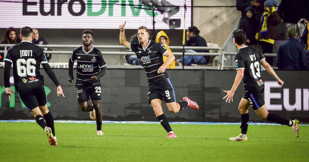 שחקני פ"ת חוגגים