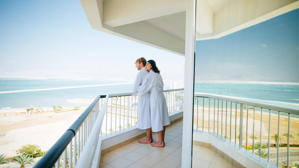 כל המרפסות מובילות לים המלח (קרדיט: יח"צ) גרנד הוטלס - ים המלח